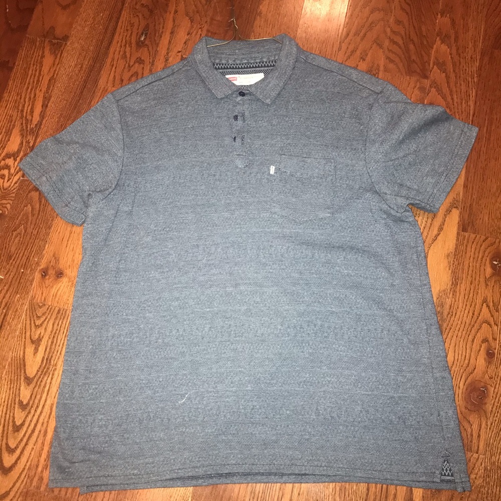 Men’s Levi’s button up! Size XL!